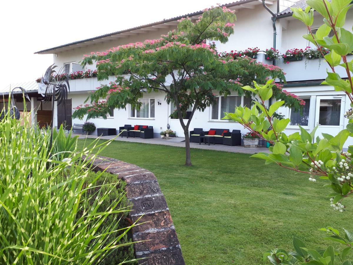 Pension Joseph Haydn Hotel Podersdorf am See Bagian luar foto